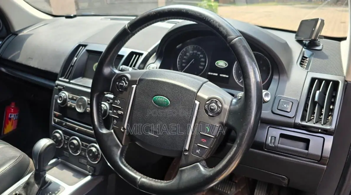Land Rover Freelander SV Premium 2014 Red