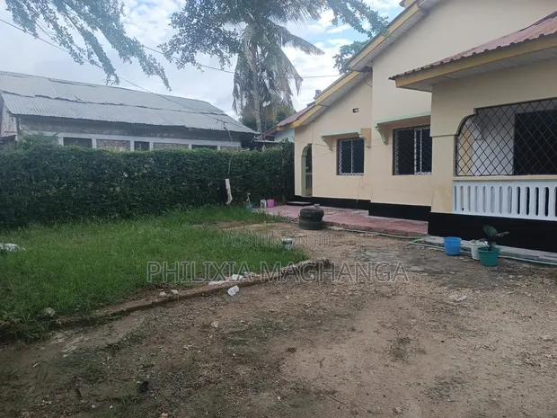 Furnished 4bdrm House in Vescon Estate for sale