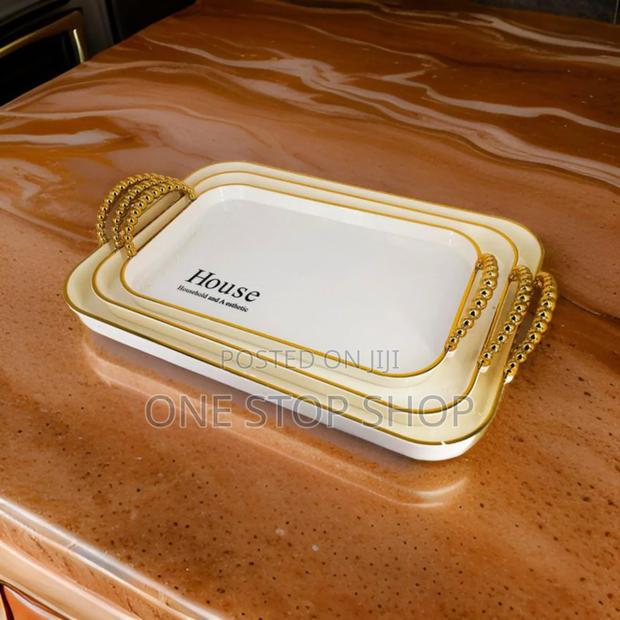 3pcs Exquisite Acrylic Serving Round Shaped Trays - main view