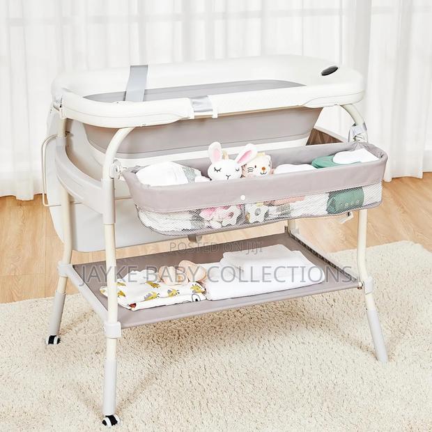 2-in-1 Baby Bathtub Changing Table With Thermometer - thumbnail 3