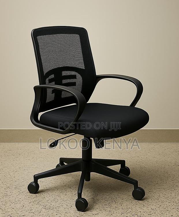 Office Chair : Mesh Swivel Manager’S Chair – Mid Back - thumbnail 4