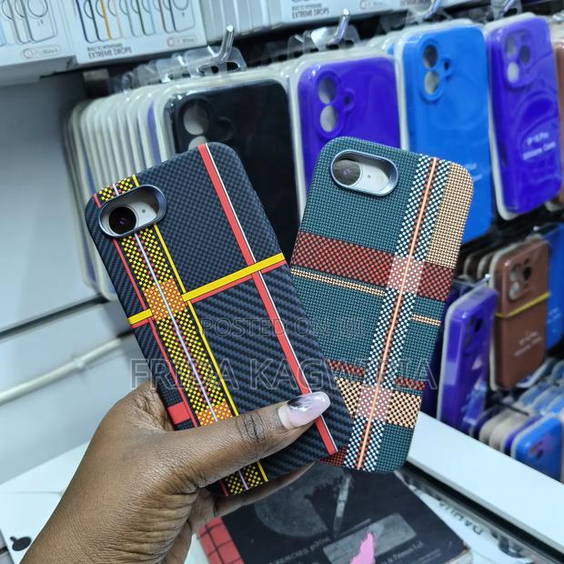 Tribal Carbon Fiber Back Cover For iPhone 16e - thumbnail 2