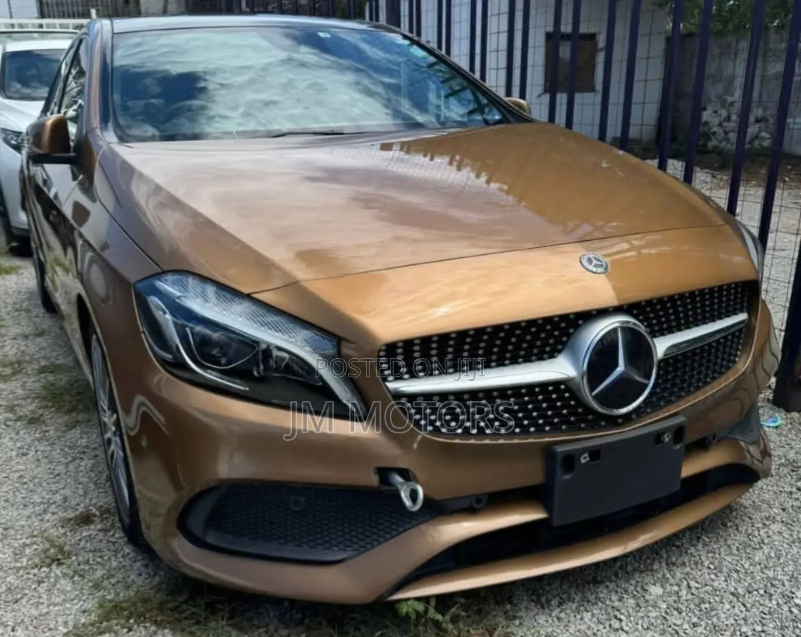 Mercedes-Benz B-Class 2017 Gold