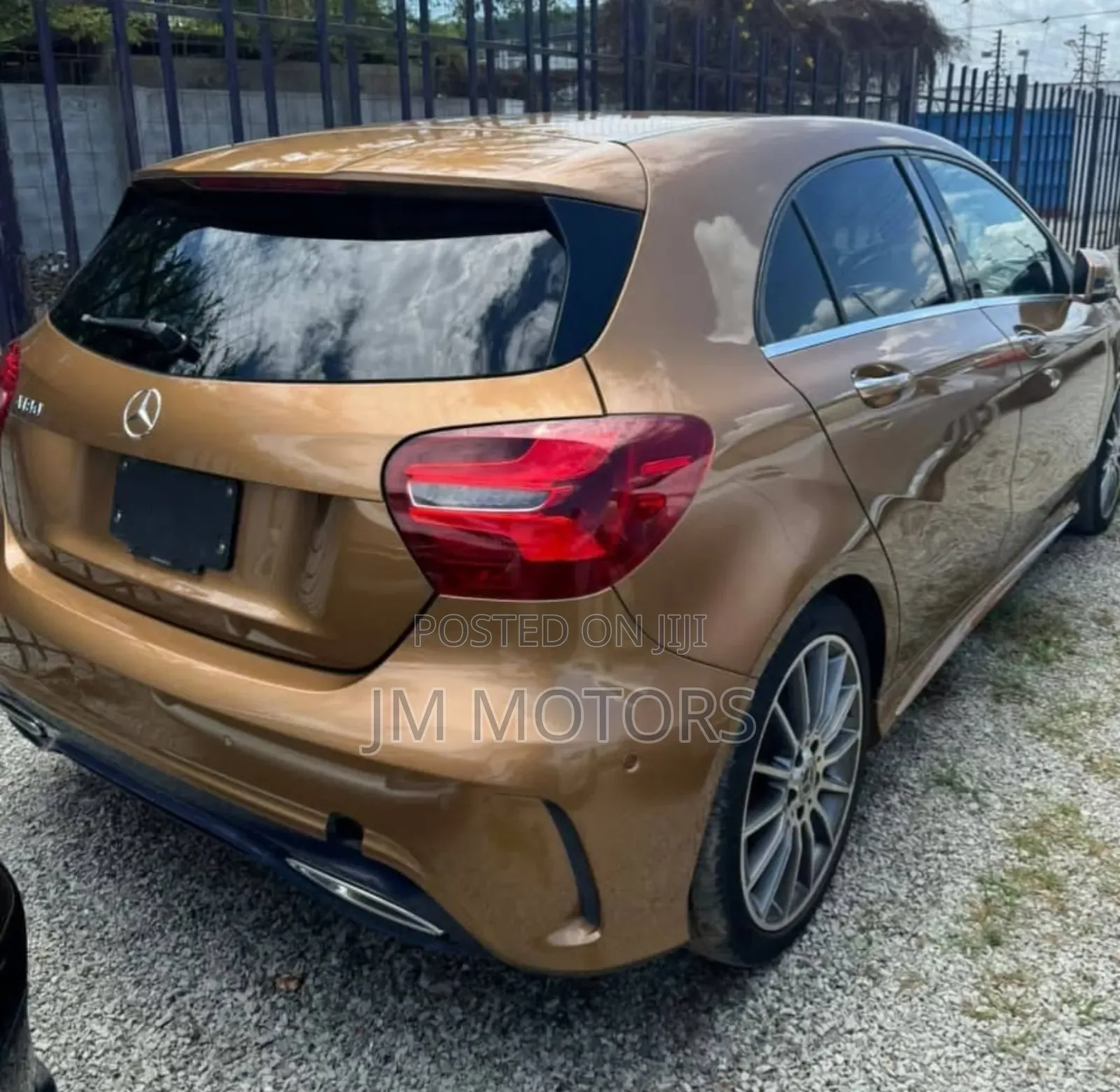 Mercedes-Benz B-Class 2017 Gold