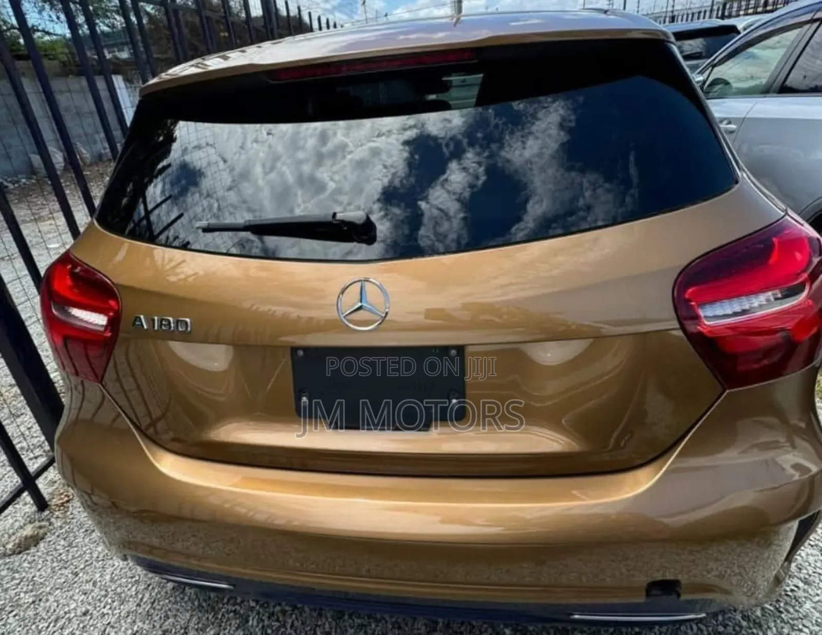 Mercedes-Benz B-Class 2017 Gold