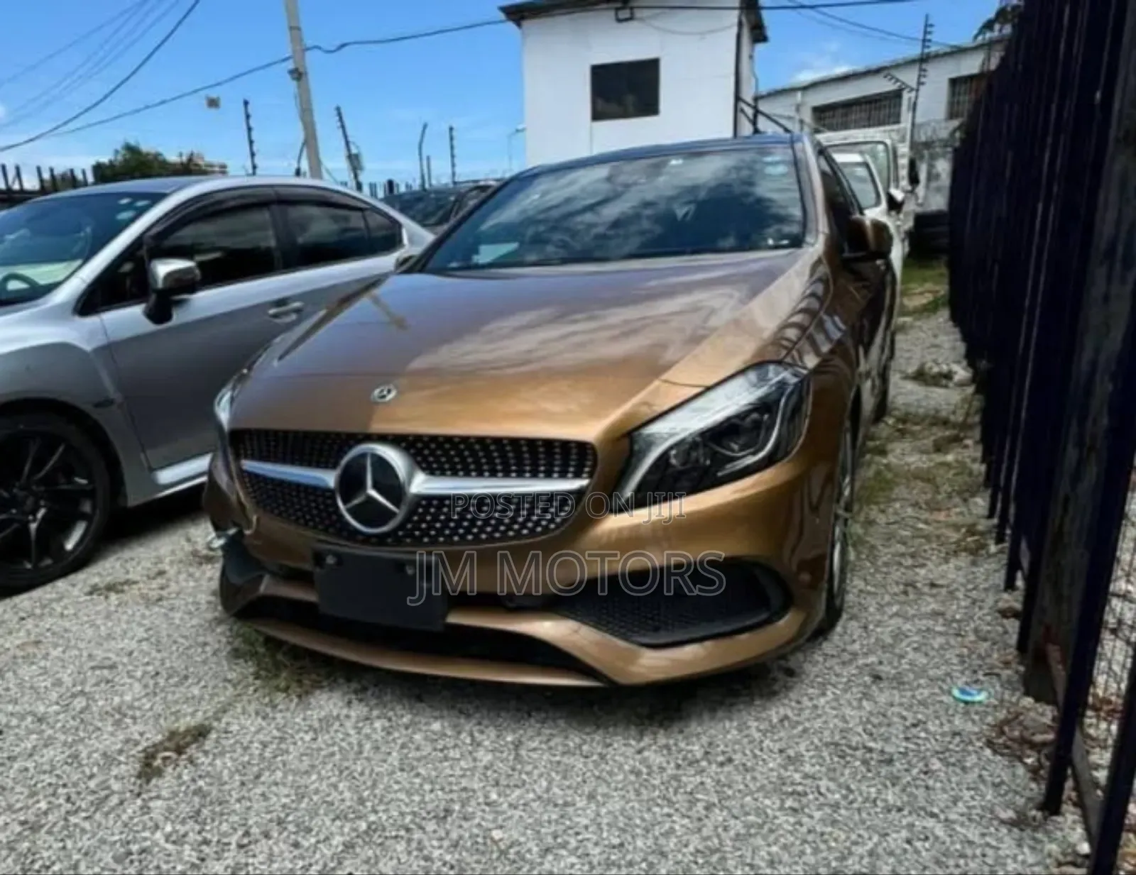 Mercedes-Benz B-Class 2017 Gold