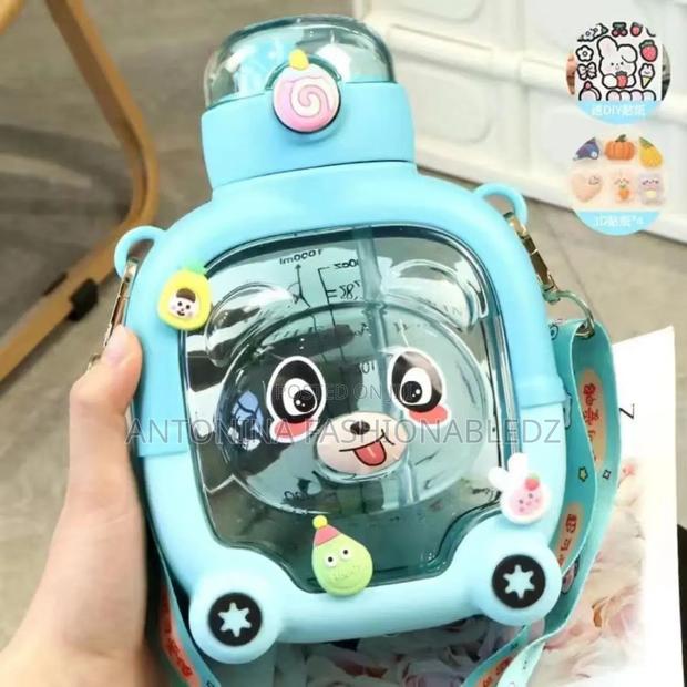 Kids Water Bottle With a Teddy Bear Design - thumbnail 3