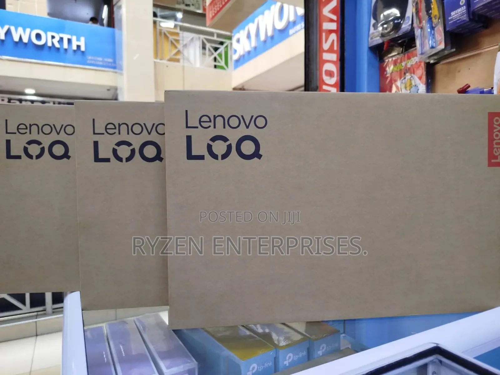 New Laptop Lenovo LOQ 15IRH8 24GB Intel Core i7 SSD 512GB