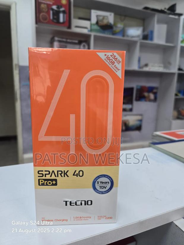 New Tecno Spark 40 Pro+ 256 GB - thumbnail 3