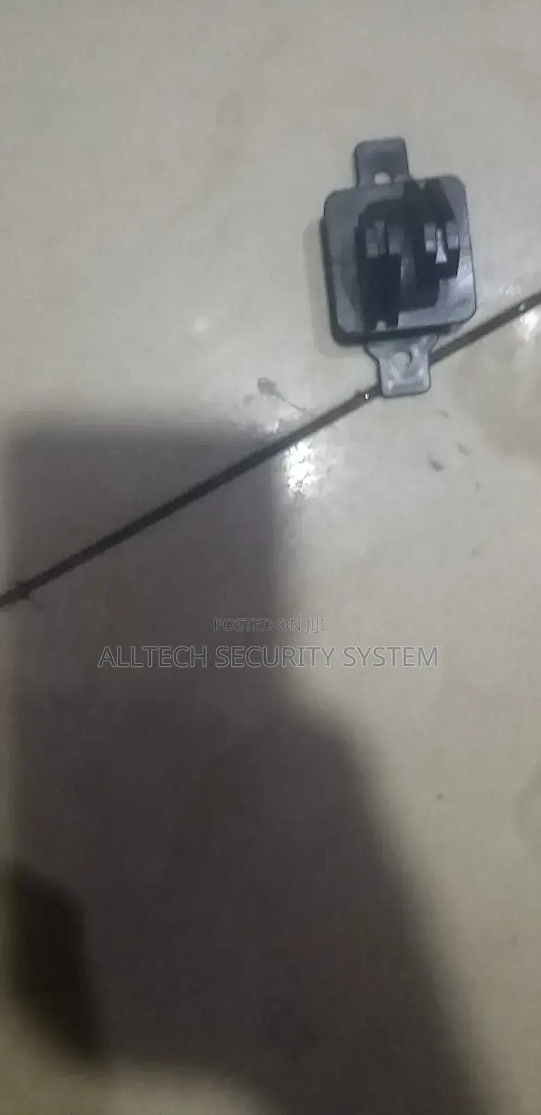 W Insulators for Electric Fence