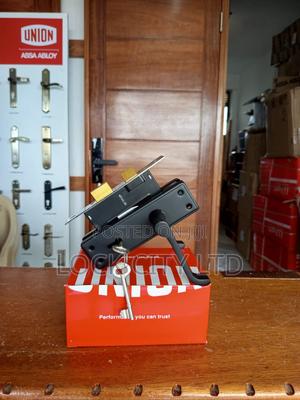 Union Black 2-Lever Flush Door Lock