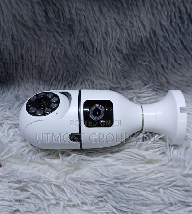 PTZ Bulb Camera 360° 1080p Motion Tracking, Night Vision Twoway Audio
