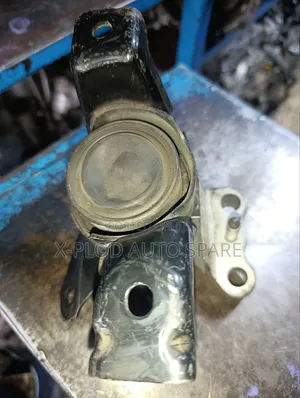 Toyota ( Belta,Vitz) Engine Mount