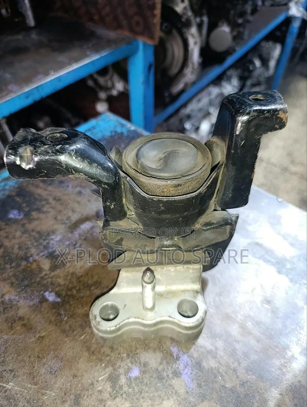 Toyota ( Belta,Vitz) Engine Mount