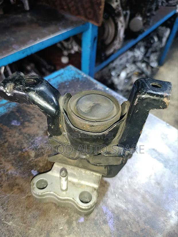 Toyota ( Belta,Vitz) Engine Mount - thumbnail 4