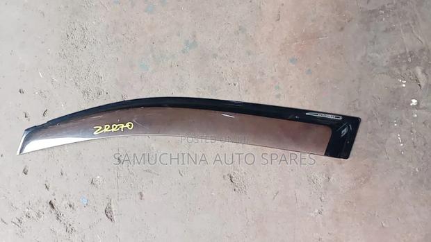 Wind Breaker Toyota Noah Zrr70