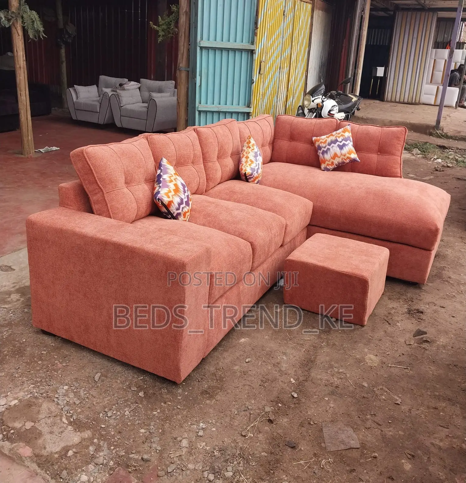 Beautiful 6 Seater L Seat With a Puff