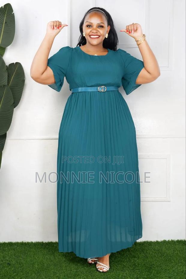 Black Elegant Maxi Dress - thumbnail 2