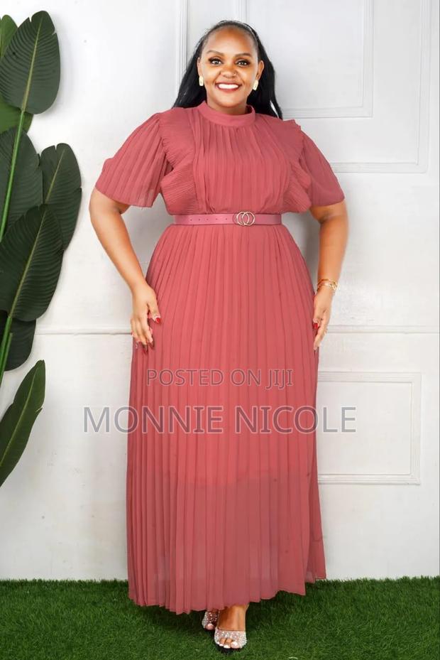 Elegant White Maxi Dress - thumbnail 2