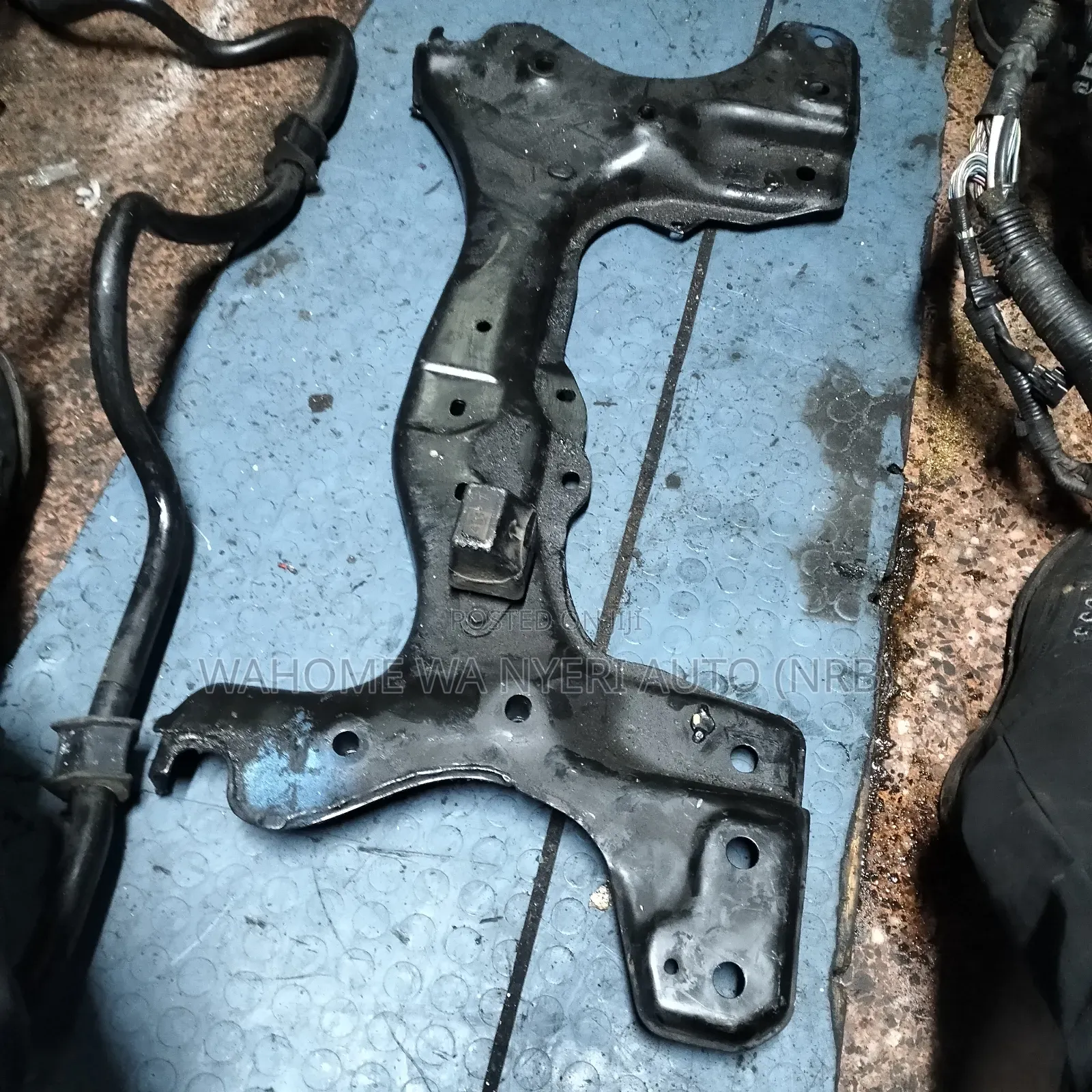 Crossmember Corolla 100