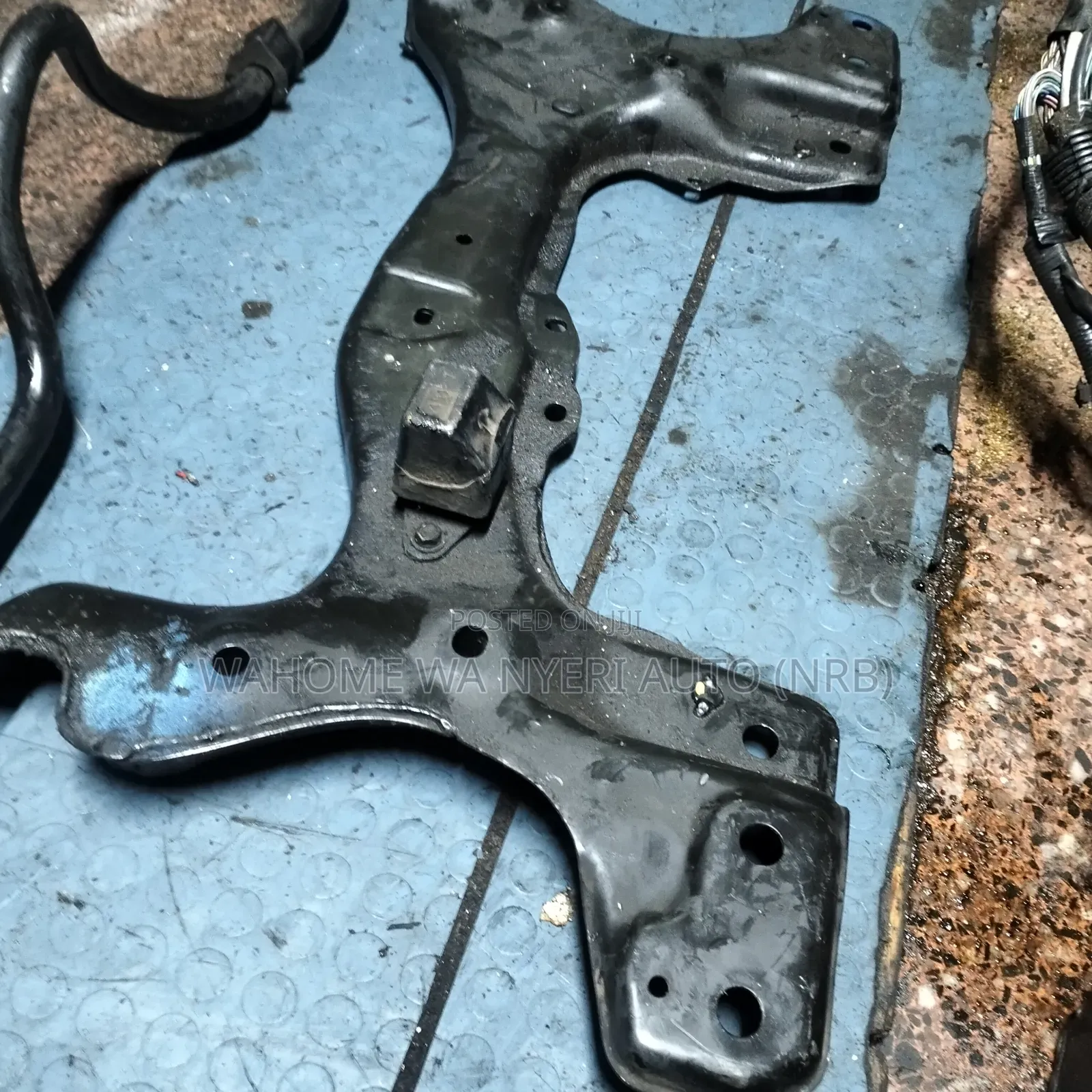 Crossmember Corolla 100