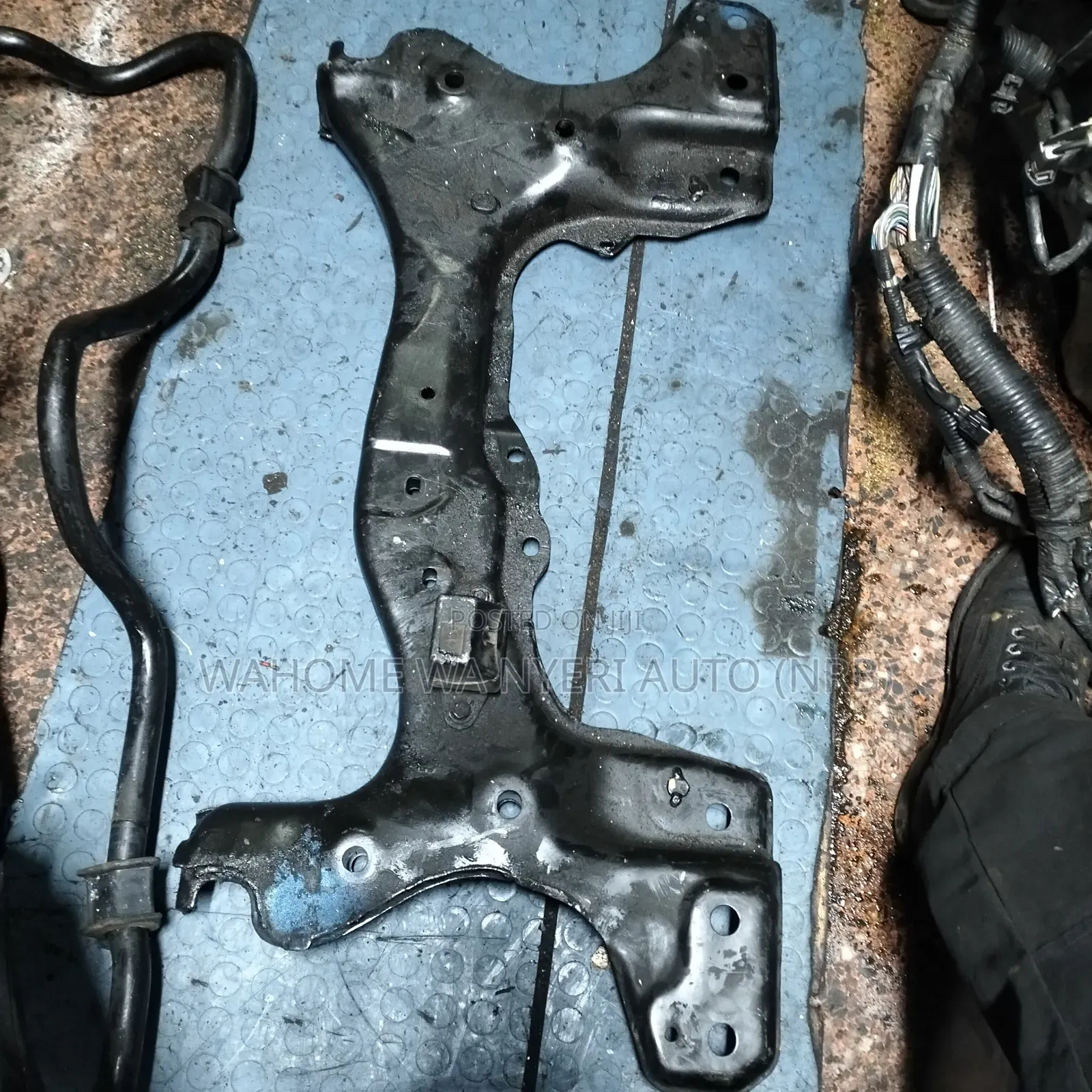 Crossmember Corolla 100