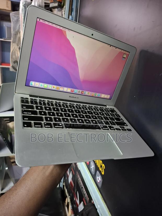 Laptop Apple MacBook Air 2015 4GB Intel Core i5 HDD+SSD 256GB - main view