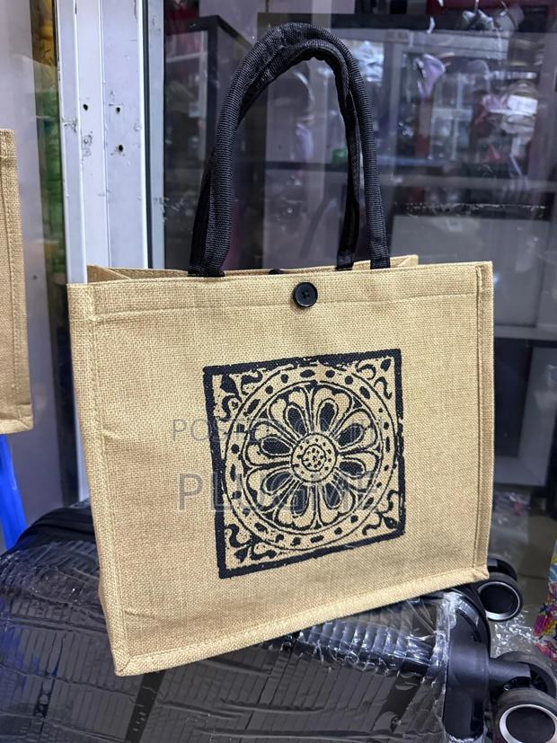 Eco-Friendly Jute Bag With Sturdy Handles - thumbnail 4