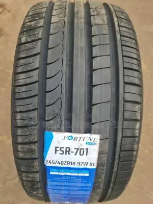 245 /40 R18 Fortune Tyres (Fsr 701