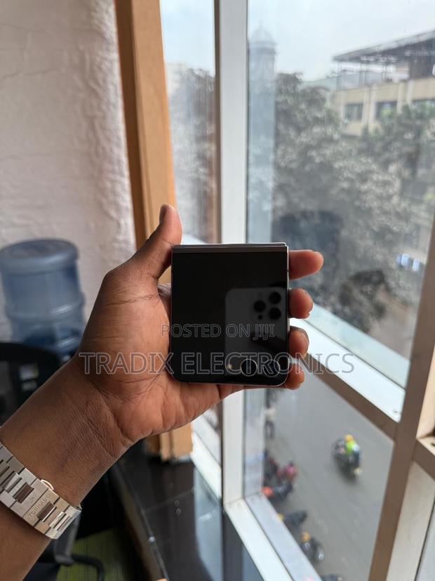 Samsung Galaxy Z Flip6 256 GB Blue - thumbnail 2