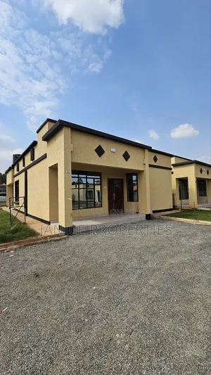 3bdrm Bungalow in Highlow Estate, Kenyatta Road / Theta for sale