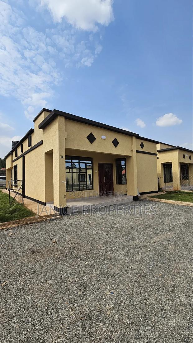 3bdrm Bungalow in Highlow Estate, Kenyatta Road / Theta for sale
