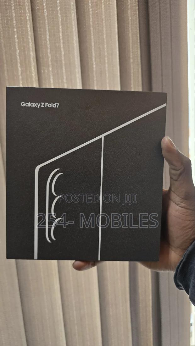 New Samsung Galaxy Z Fold7 256 GB Black - thumbnail 2