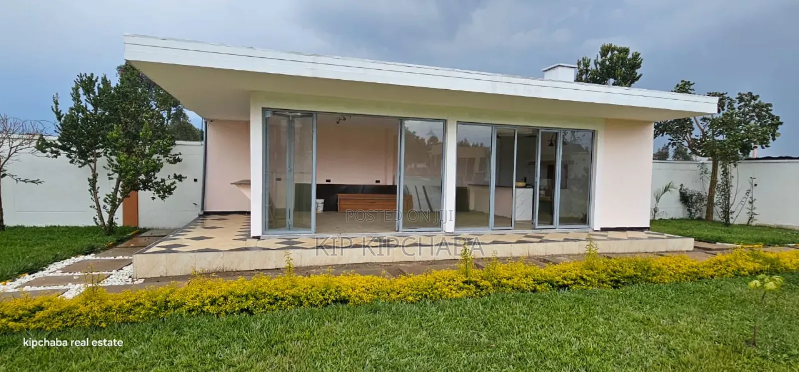 5bdrm Mansion in Racecours, Racecourse for sale