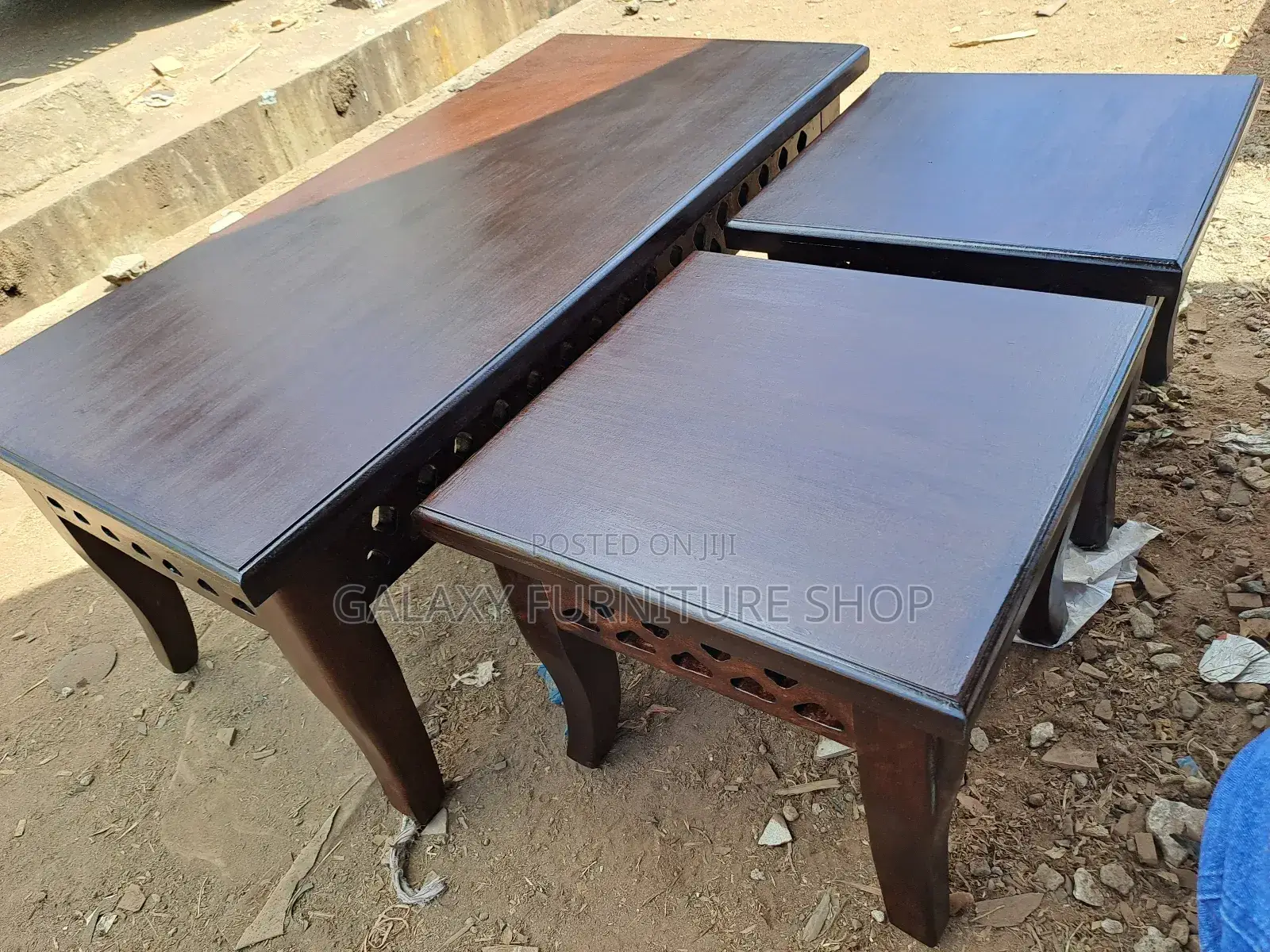 Coffee Table 2 Stools Kes 18,500