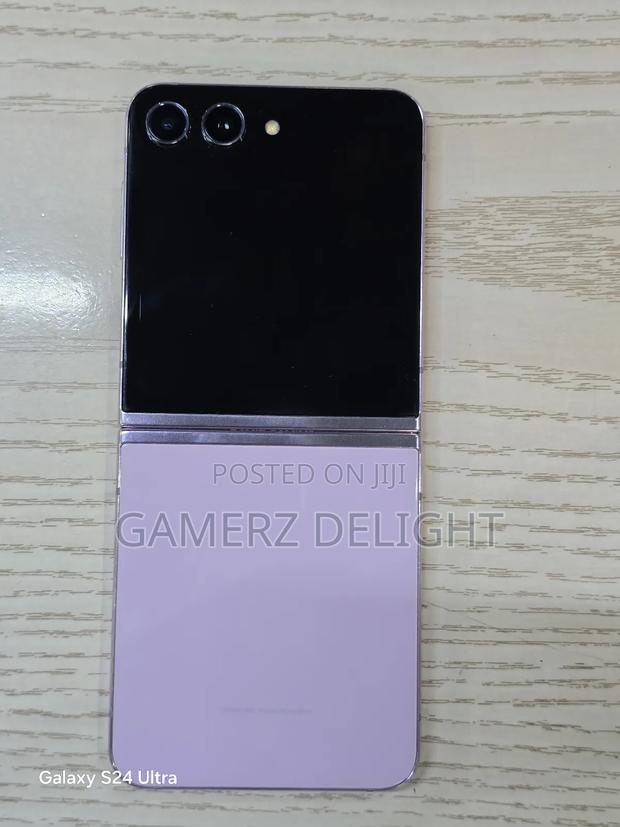 Samsung Galaxy Z Flip5 256 GB Pink