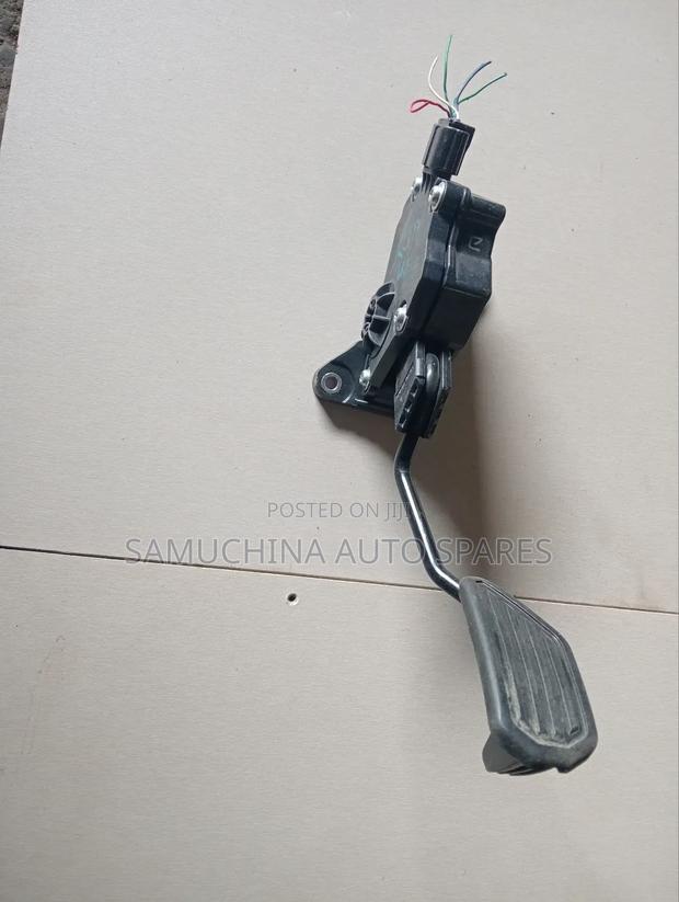 Peddle Toyota Vitz Nsp130