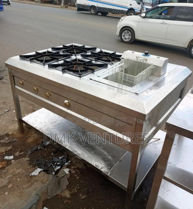 Four Burner Combined Unit With Single Fryer