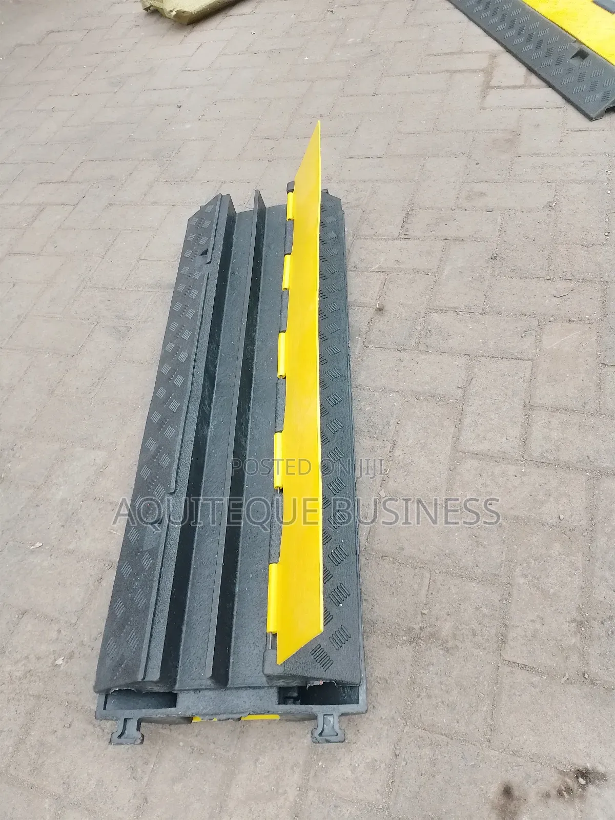 2 Channels Cable Protector
