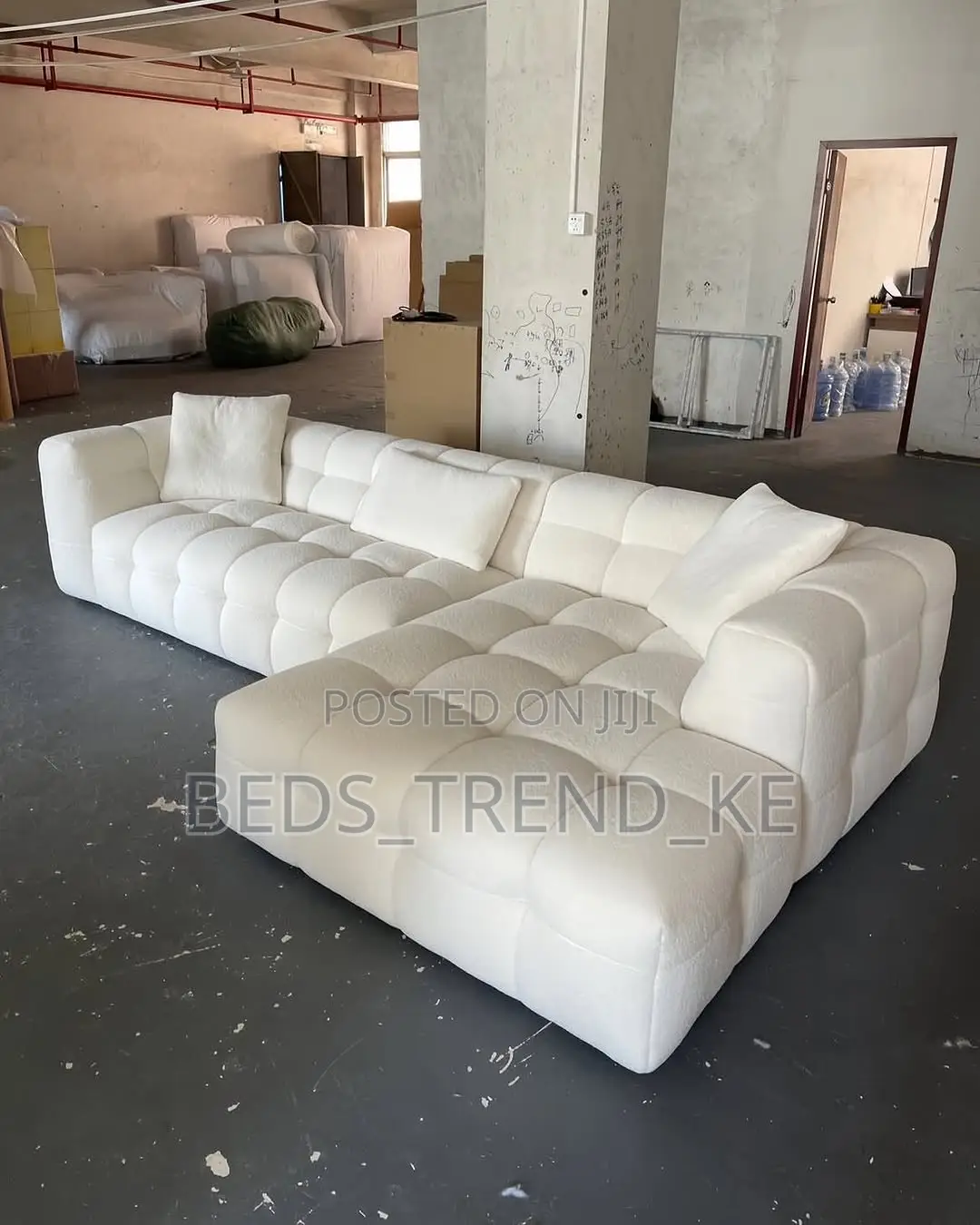 Compact 6 Seater Bubble L Seat (White)