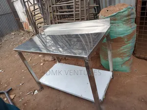 Shiny Stainless Working Table