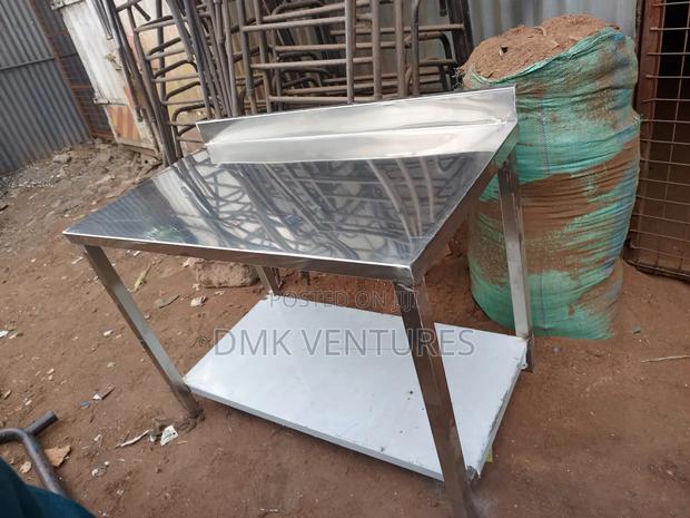 Shiny Stainless Working Table