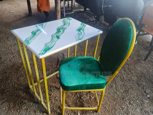 Fancy Nail Table - main view