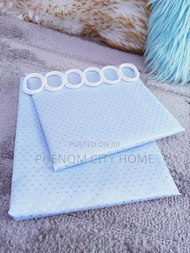 Doted Design Polyester Shower Curtain