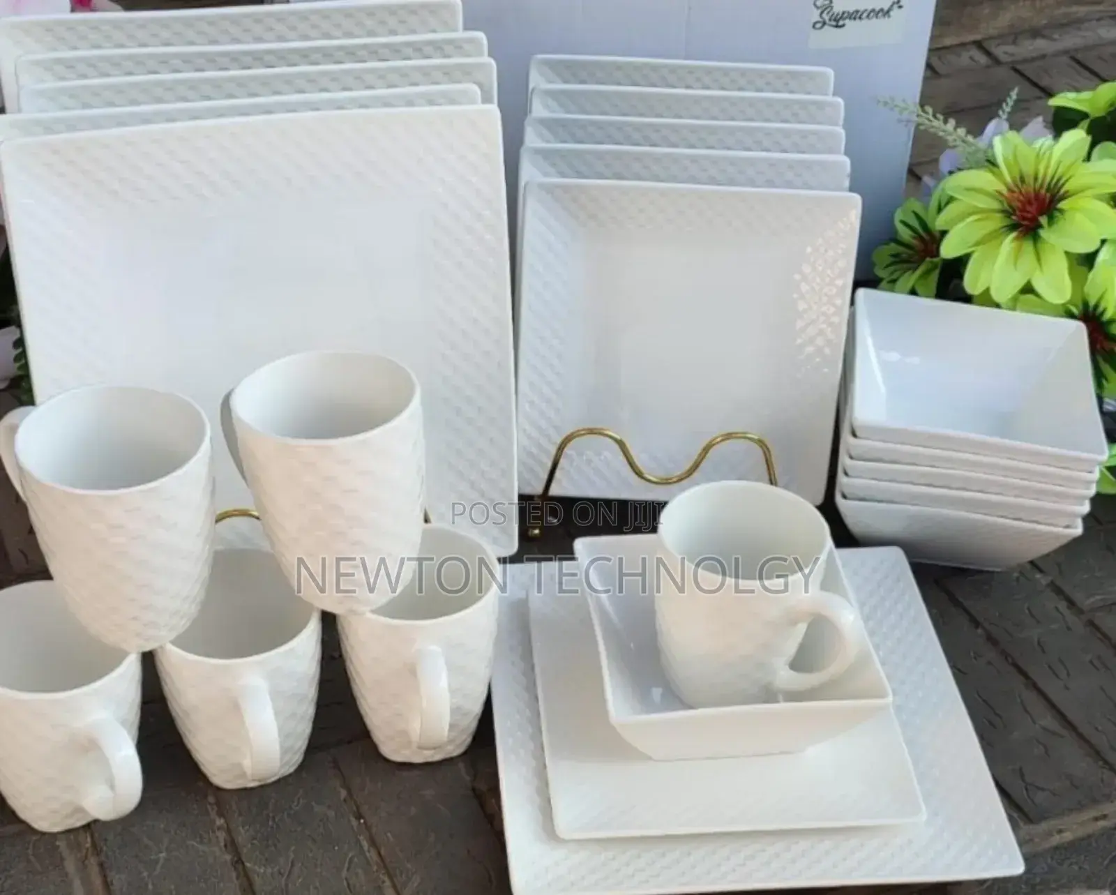 ! 24 PCS Square Dinner Set.
- 6 Bowls
- 6 Side Plates
- 6 Mugs