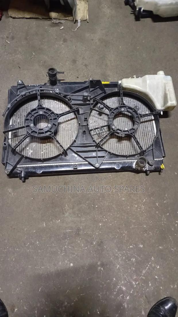 Water Radiator Toyota Noah Zrr60