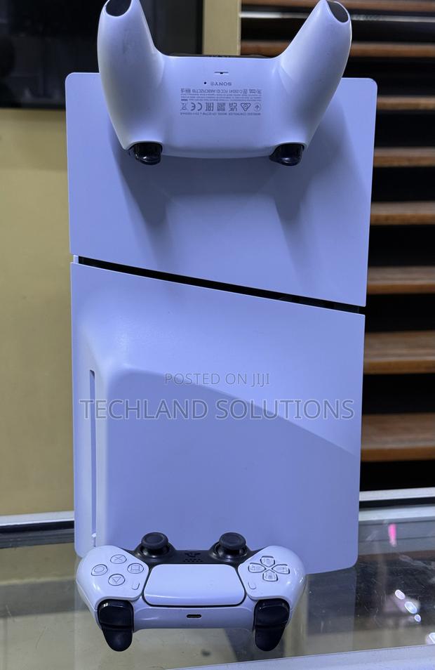 In Perfect Condition Ps5 Slim - thumbnail 2