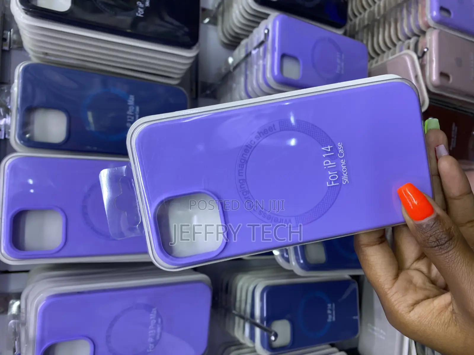 Wadret Apple iPhone 14 Liquid Silicone Case With Magsafe
