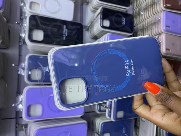 Gonez iPhone 14 Liquid Silicone Case, Compatible With Magsafe - thumbnail 2