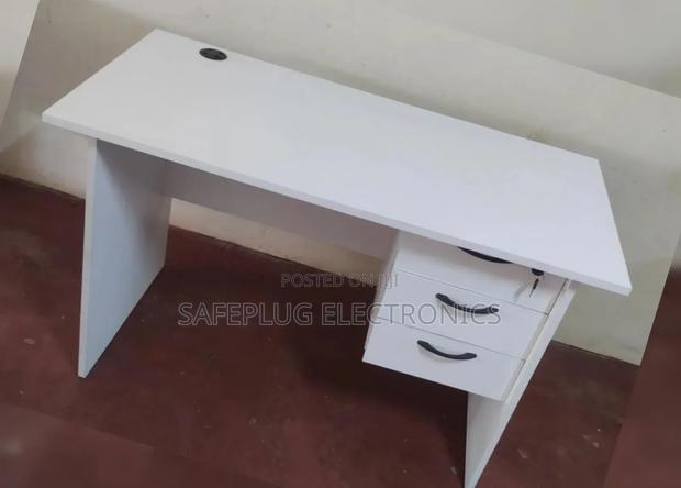 Office Desk – Spacious Sturdy, Perfect for Home or Business - main view
